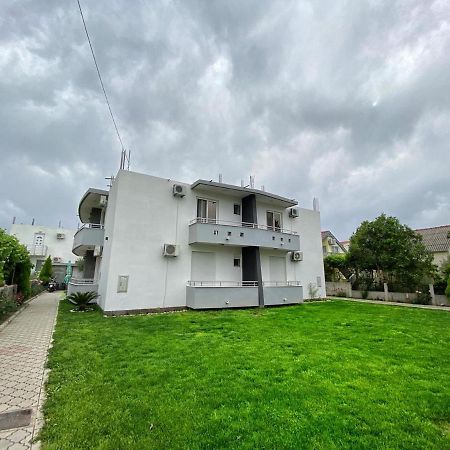 Md Apartments Улцин Екстериор снимка