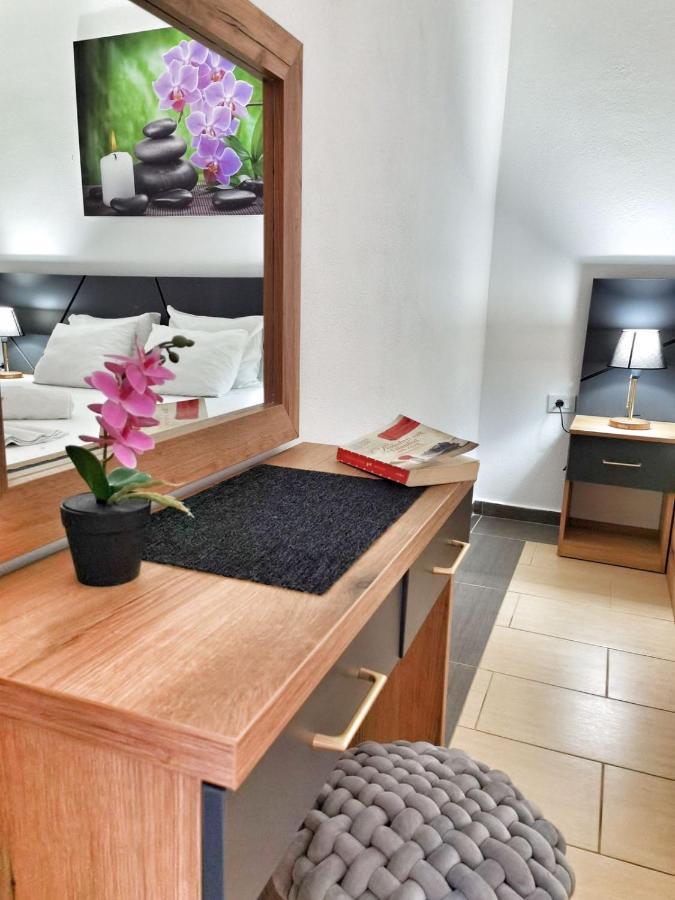Md Apartments Улцин Екстериор снимка