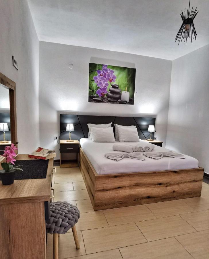 Md Apartments Улцин Екстериор снимка