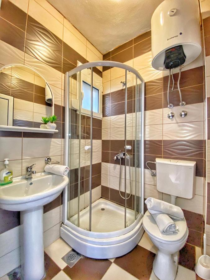 Md Apartments Улцин Екстериор снимка