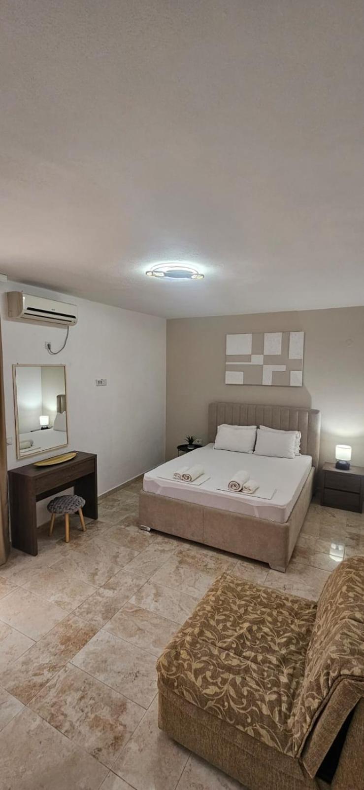 Md Apartments Улцин Екстериор снимка