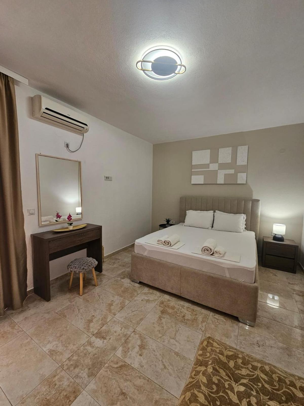 Md Apartments Улцин Екстериор снимка