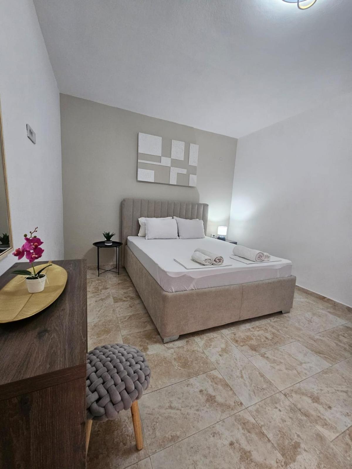 Md Apartments Улцин Екстериор снимка