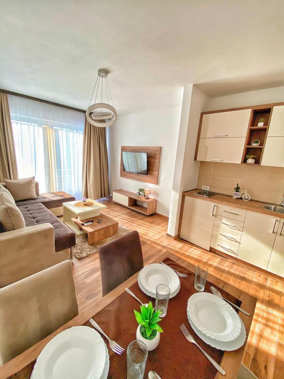 Md Apartments Улцин Стая снимка