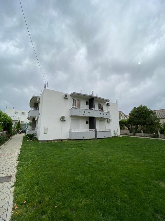 Md Apartments Улцин Екстериор снимка