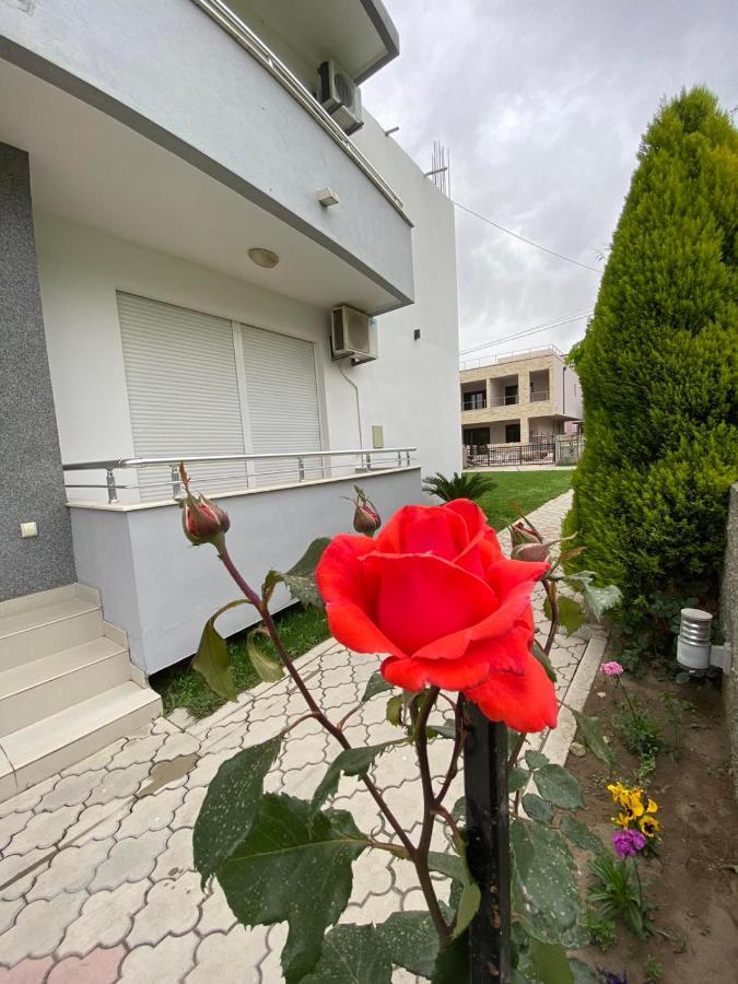 Md Apartments Улцин Екстериор снимка