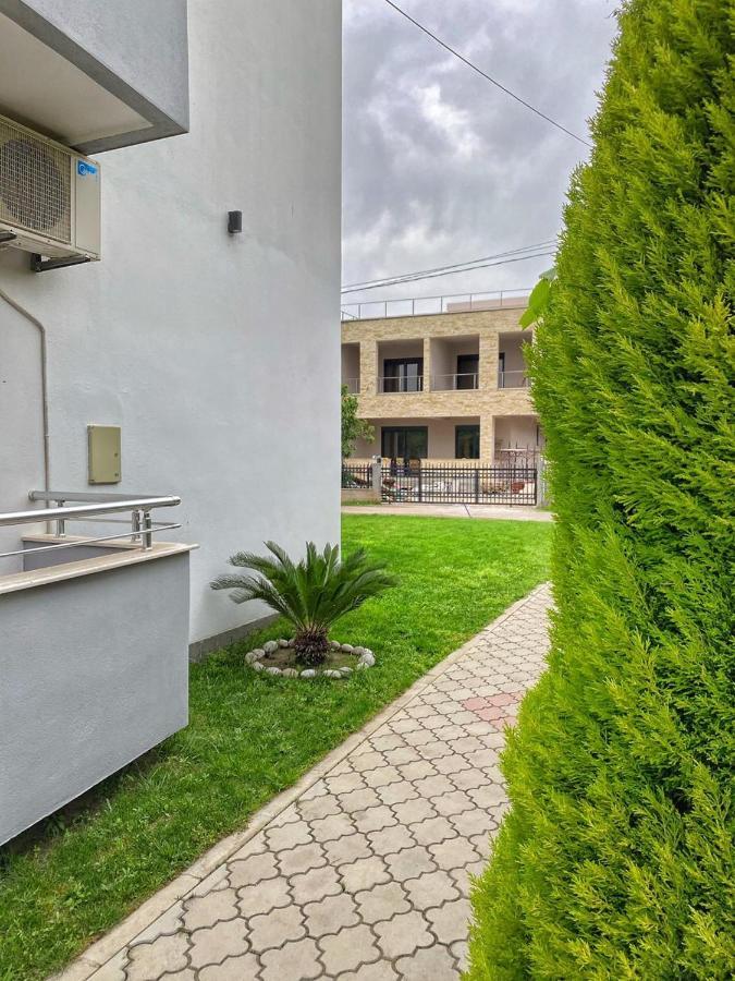 Md Apartments Улцин Екстериор снимка