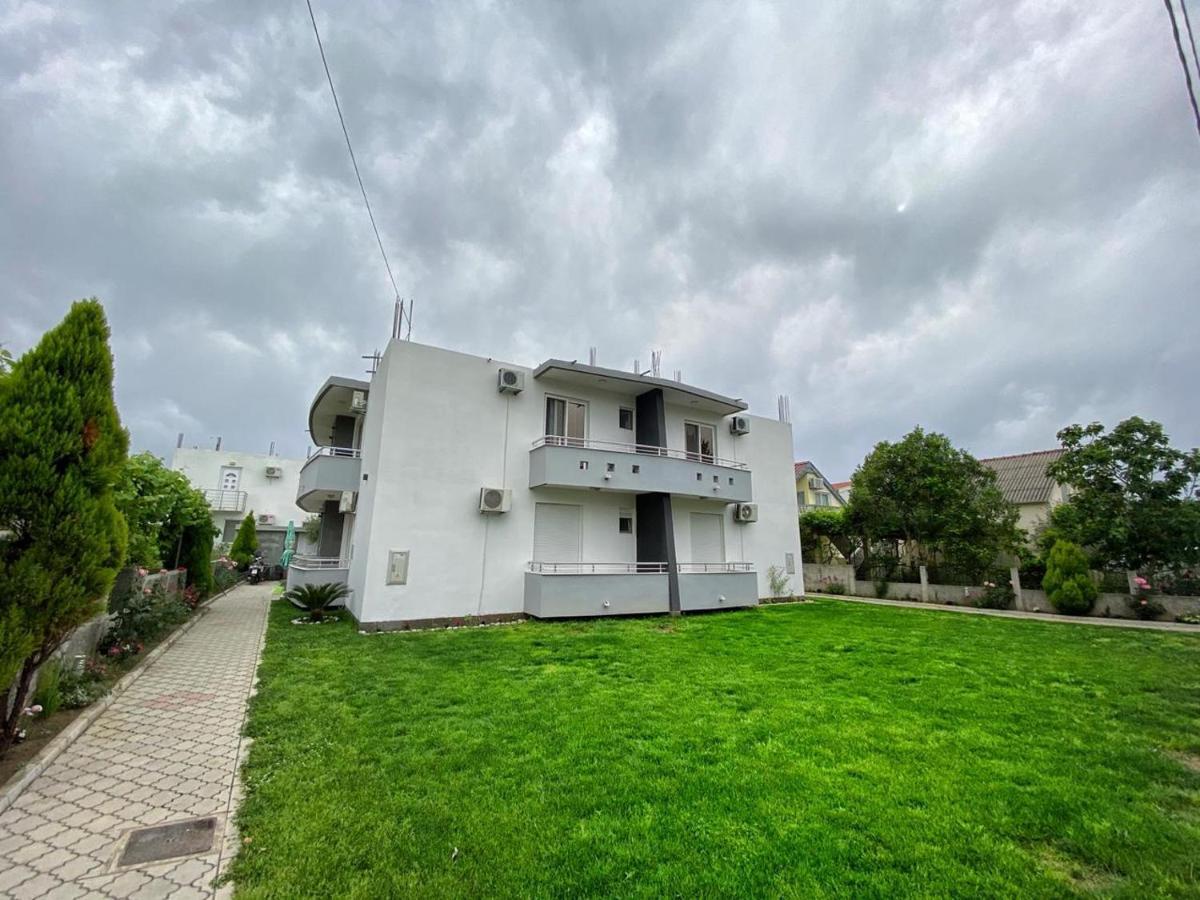 Md Apartments Улцин Екстериор снимка