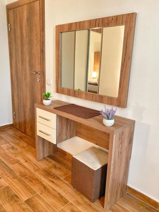 Md Apartments Улцин Екстериор снимка
